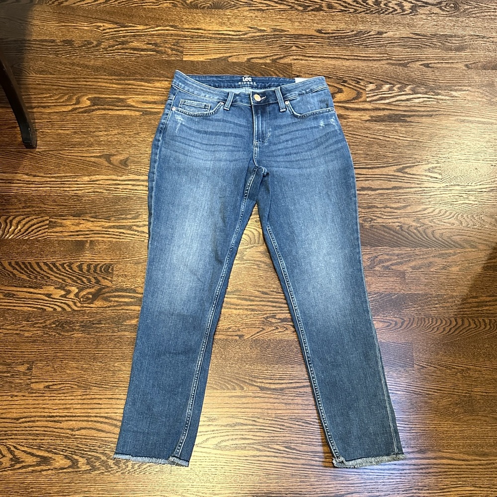 Lee Rider Indigo Ankle Length Womens 8M jeans.